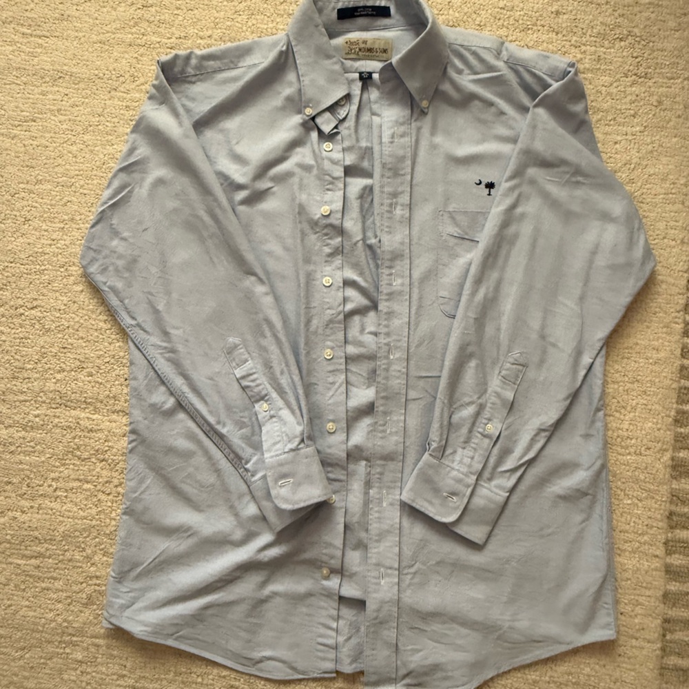 Elegant Light Blue Men's Button-Down Shirt